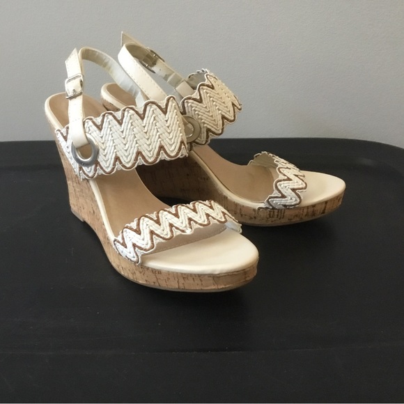 Size 9 Diviana Wedges - Picture 1 of 5